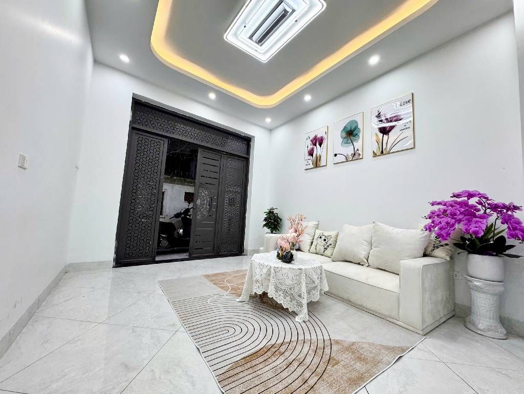 Bán nhà Khương Trung - diện tích 34m2 6 tầng - Nhà 2 mặt thoáng, gần Ngã Tư Sở - giá 9,9 tỷ