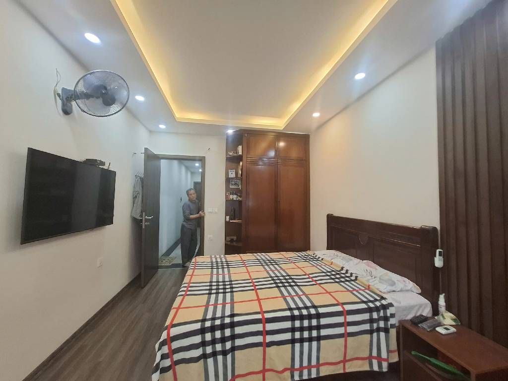 Bán nhà Tân Mai - diện tích 73m2 4 tầng - Ngõ Ô Tô - giá 22,5 tỷ