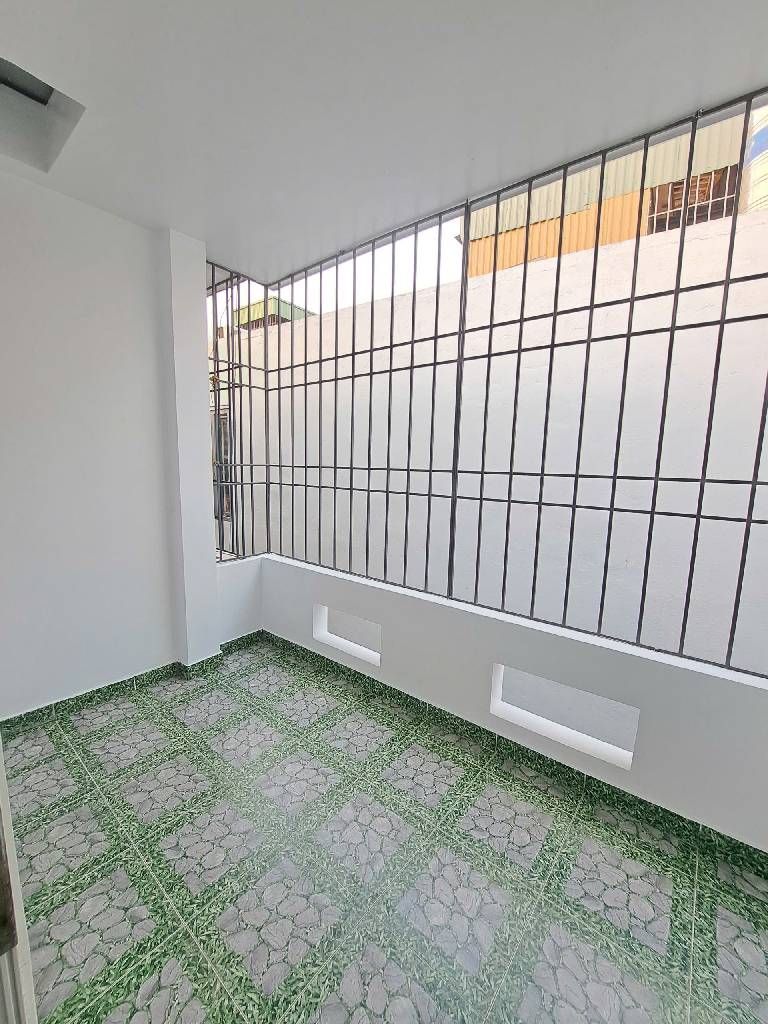 Bán nhà Thanh Đàm - diện tích 38m2 5 tầng - Ô tô đỗ cổng - giá 7,5 tỷ