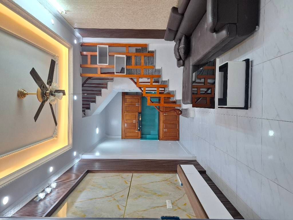 Bán nhà Thanh Đàm - diện tích 38m2 5 tầng - Ô tô đỗ cổng - giá 7,5 tỷ