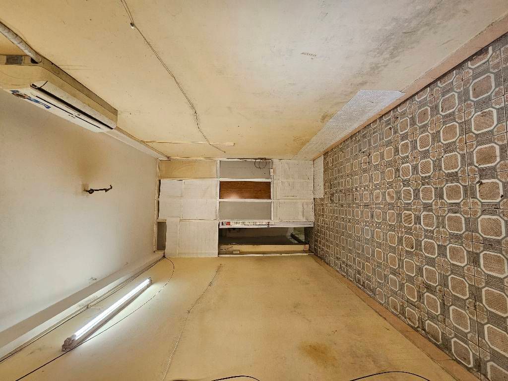 Bán nhà Lĩnh Nam - diện tích 18m2 3 tầng - NGÕ PHÂN LÔ Ô TÔ VỈA HÈ - giá 5,2 tỷ