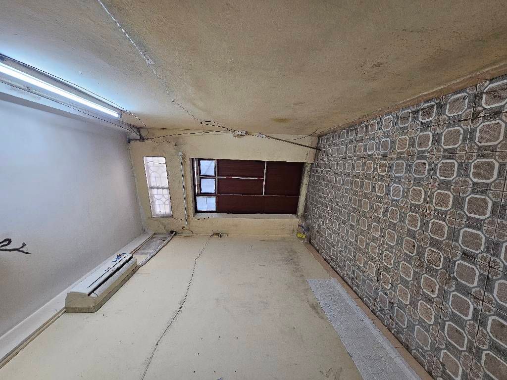 Bán nhà Lĩnh Nam - diện tích 18m2 3 tầng - NGÕ PHÂN LÔ Ô TÔ VỈA HÈ - giá 5,2 tỷ