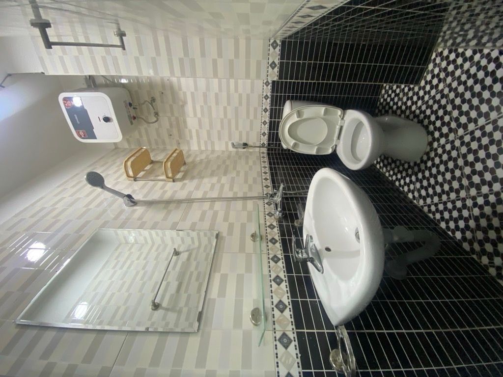 Bán nhà Khương Đình - diện tích 36m2 1 tầng - Ô tô đỗ chân toà nhà - giá 1,8 tỷ