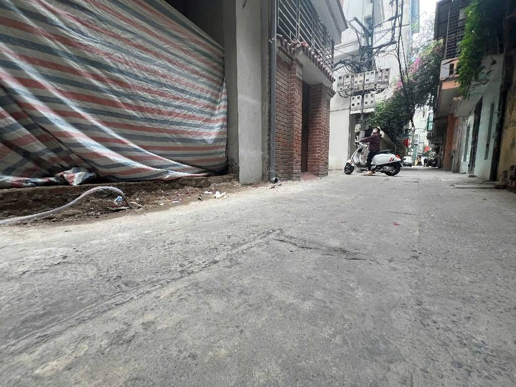 Bán nhà Nguyễn An Ninh - diện tích 40m2 6 tầng - Ô tô vào - giá 11,8 tỷ