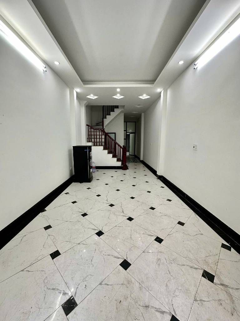 Bán nhà Tân Mai - diện tích 65.4m2 5 tầng - Ô TÔ TRÁNH 10M - THANG MÁY - giá 18,8 tỷ