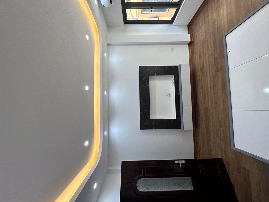 Bán nhà Khương Đình - diện tích 32m2 6 tầng - Lô góc, thang máy - giá 9,1 tỷ