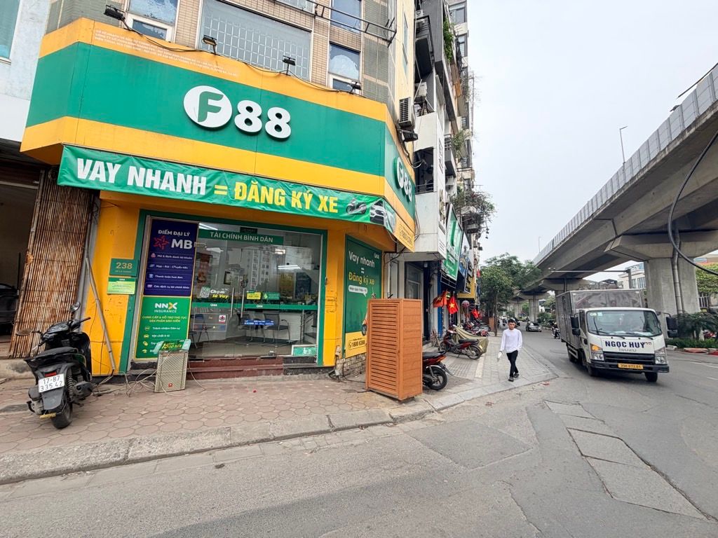Bán nhà Đê La Thành - diện tích 17,4m2 5 tầng - Mặt phố, vỉa hè kinh doanh - giá 10,8 tỷ