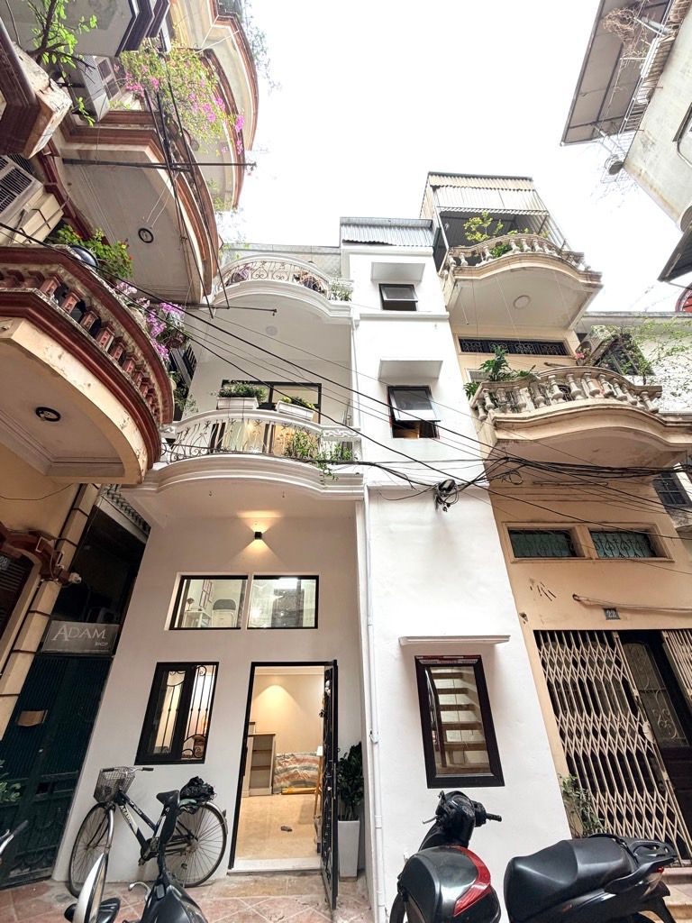 Bán nhà Lò Đúc - diện tích 27m2 4 tầng - Ô tô nhỏ vào tận nơi - giá 9,5 tỷ