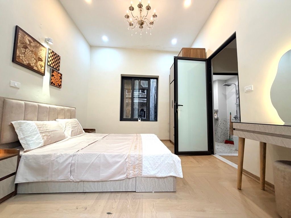 Bán nhà Lò Đúc - diện tích 27m2 4 tầng - Ô tô nhỏ vào tận nơi - giá 9,5 tỷ