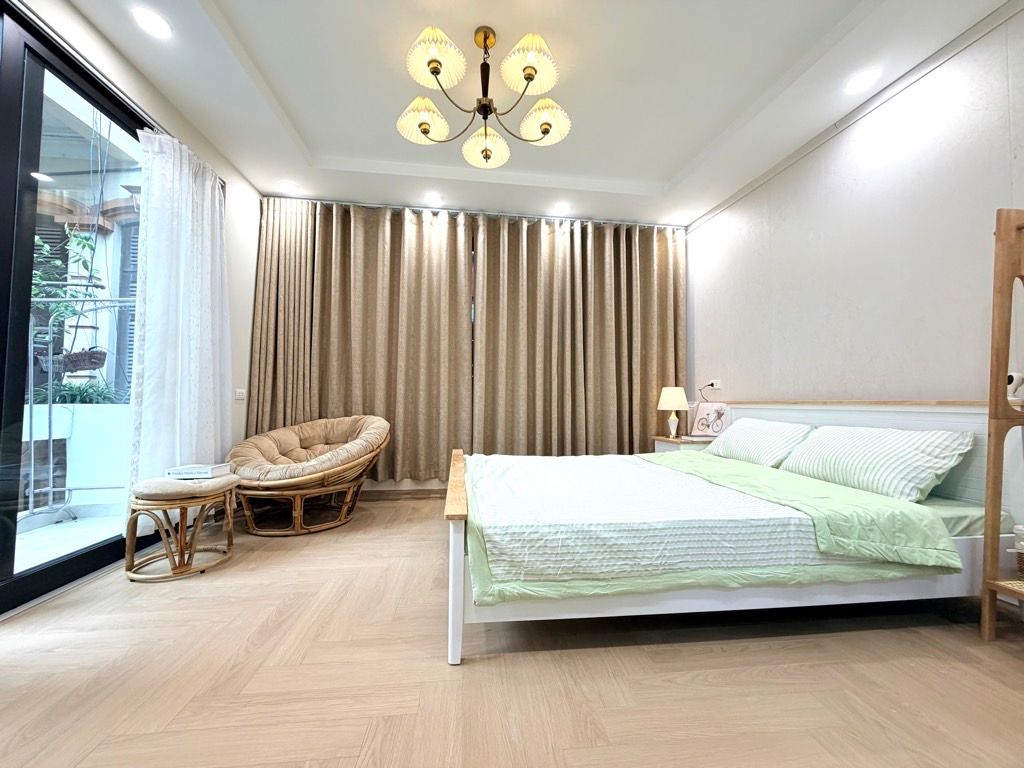 Bán nhà Lò Đúc - diện tích 27m2 4 tầng - Ô tô nhỏ vào tận nơi - giá 9,5 tỷ