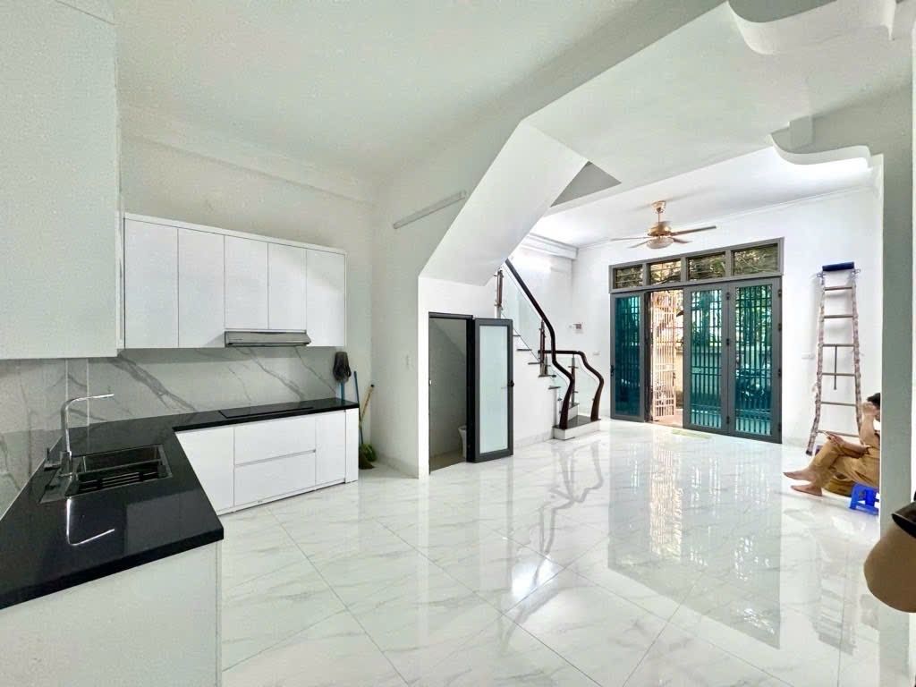 Bán nhà Vương Thừa Vũ - diện tích 36.2m2 4 tầng - ÔTÔ ĐỖ CỬA - giá 14,5 tỷ