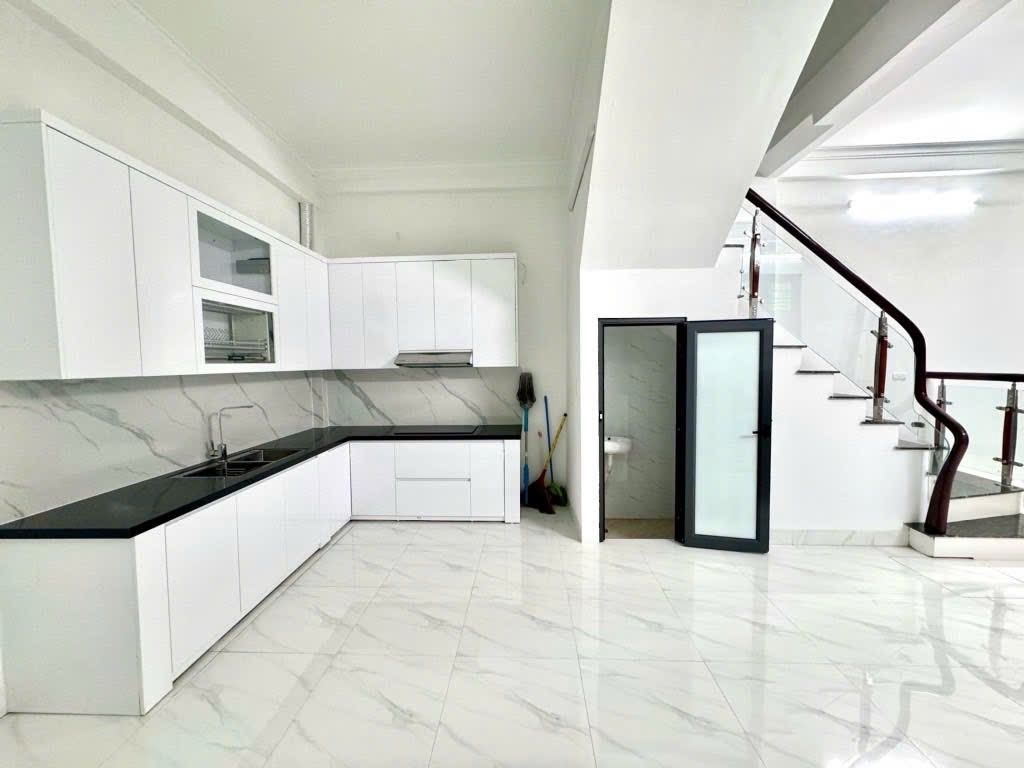 Bán nhà Vương Thừa Vũ - diện tích 36.2m2 4 tầng - ÔTÔ ĐỖ CỬA - giá 14,5 tỷ