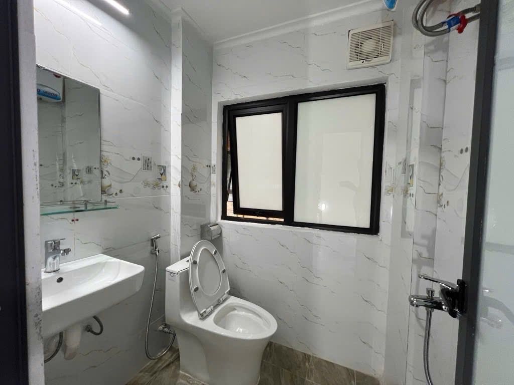 Bán nhà Vương Thừa Vũ - diện tích 36.2m2 4 tầng - ÔTÔ ĐỖ CỬA - giá 14,5 tỷ