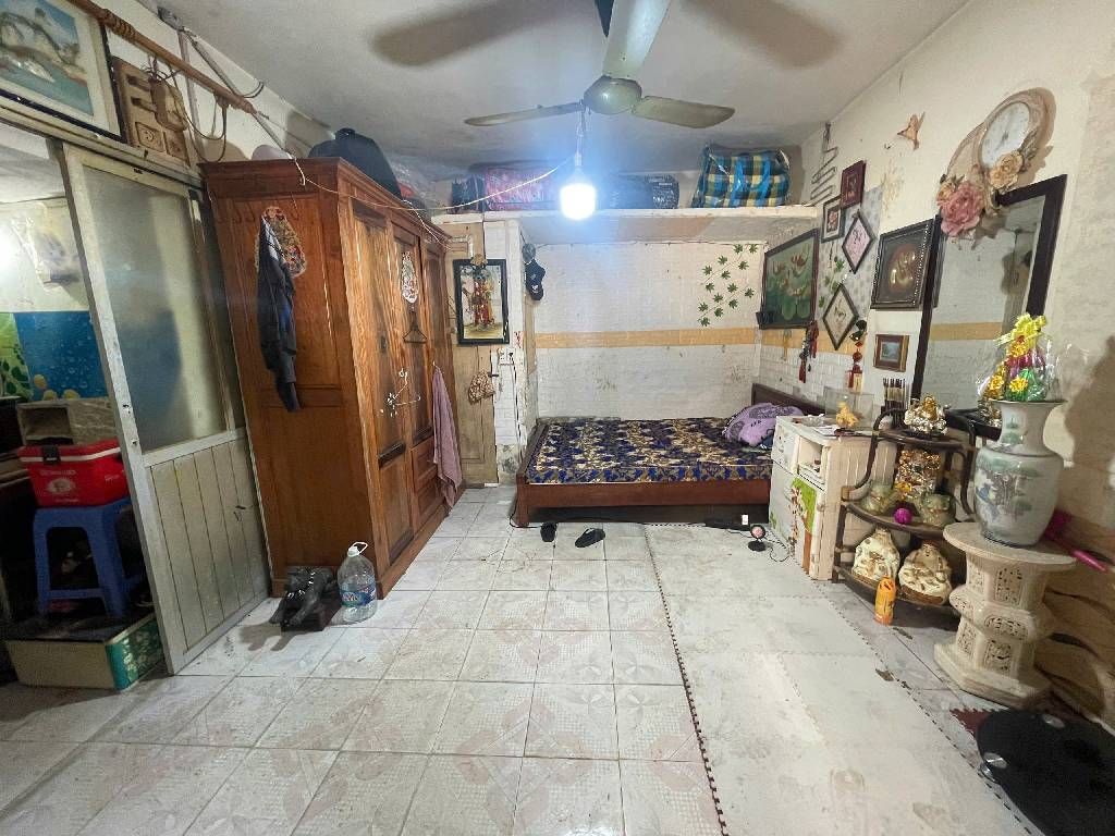 Bán nhà Tôn Đức Thắng - diện tích 22m2 1 tầng - ô tô chạy qua tòa nhà - giá 3,5 tỷ