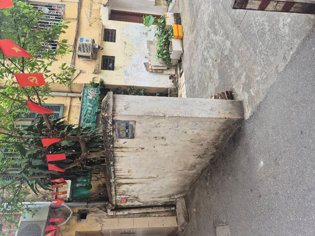 Bán nhà Tôn Đức Thắng - diện tích 22m2 1 tầng - ô tô chạy qua tòa nhà - giá 3,5 tỷ