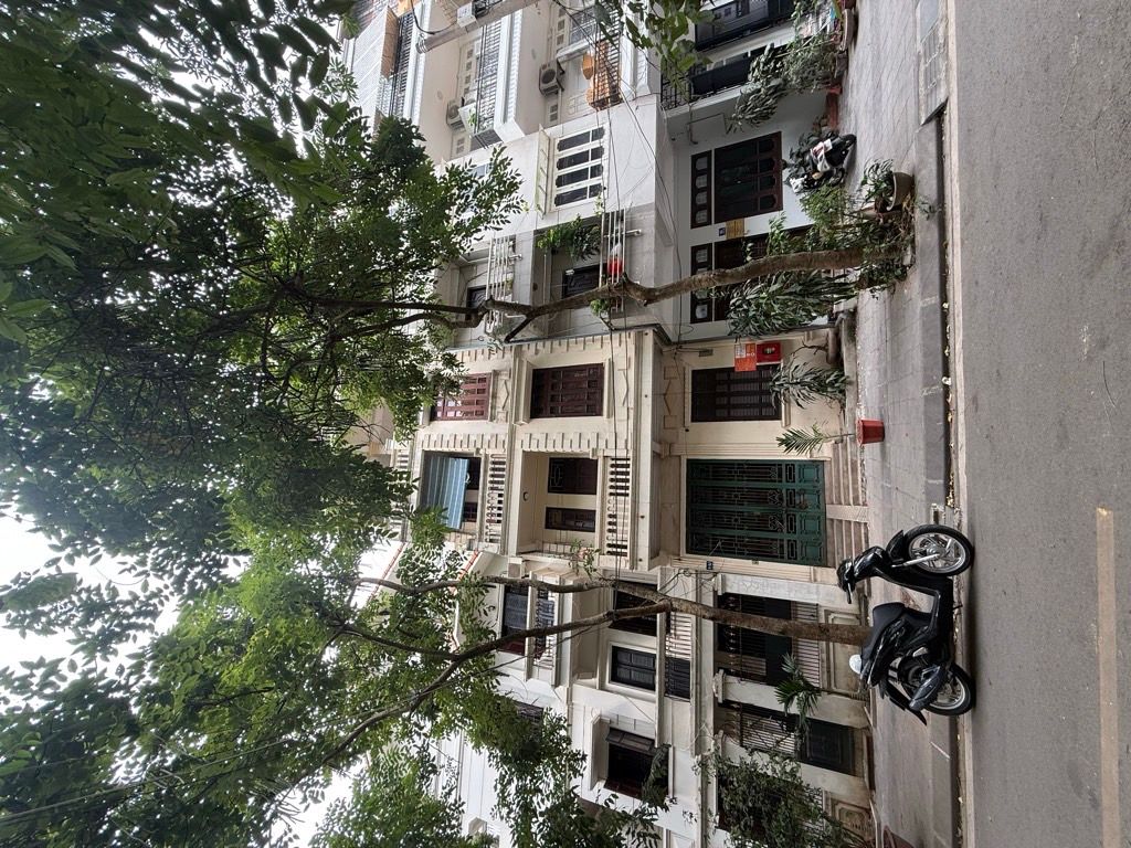 Bán nhà Đầm Trấu - diện tích 46,7m2 5 tầng - PHÂN LÔ - VỈA HÈ - KINH DOANH - giá 19,6 tỷ