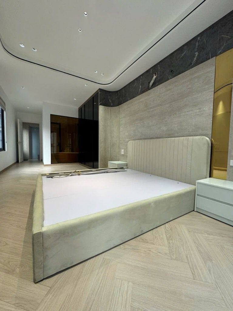 Bán nhà Ngọc Hồi - diện tích 41,5m2 5 tầng - Ô tô tránh - giá 13,98 tỷ