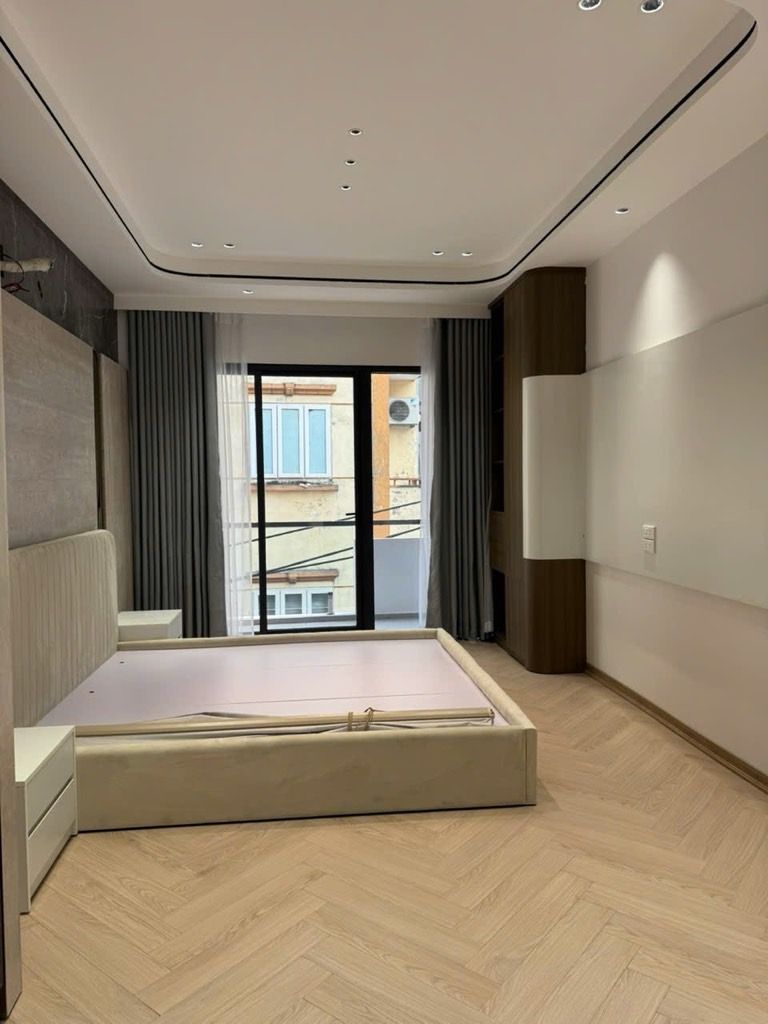 Bán nhà Ngọc Hồi - diện tích 41,5m2 5 tầng - Ô tô tránh - giá 13,98 tỷ