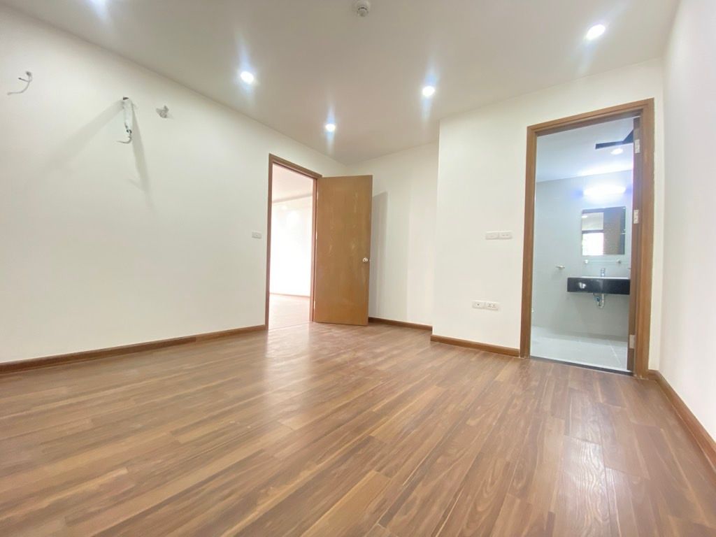 Bán nhà Trần Hoà - diện tích 95m2 11 tầng - Chung cư lô góc, 3 ngủ 2 WC - giá 7,8 tỷ