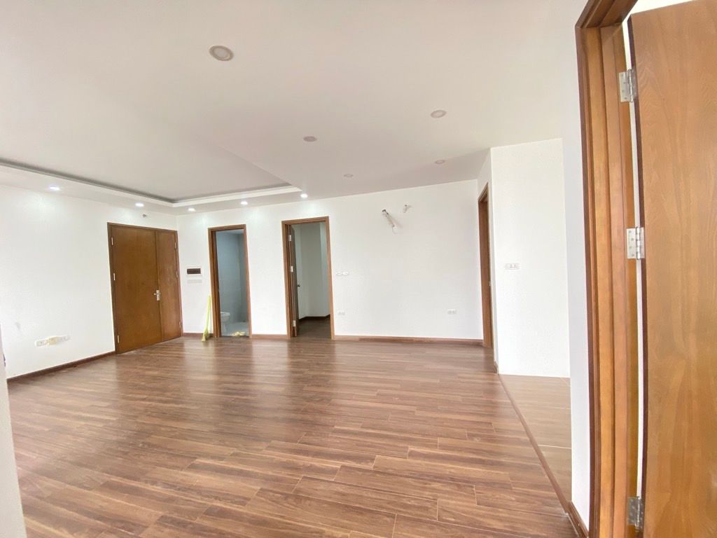 Bán nhà Trần Hoà - diện tích 95m2 11 tầng - Chung cư lô góc, 3 ngủ 2 WC - giá 7,8 tỷ