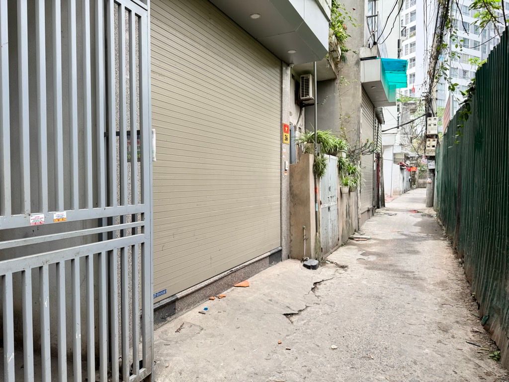 Bán nhà Lĩnh Nam - diện tích 40,5m2 5 tầng - Nhà mới căn góc - giá 10,9 tỷ