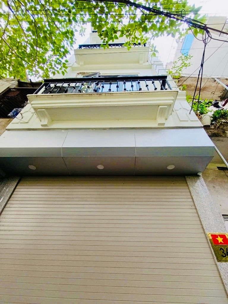 Bán nhà Lĩnh Nam - diện tích 40,5m2 5 tầng - Nhà mới căn góc - giá 10,9 tỷ