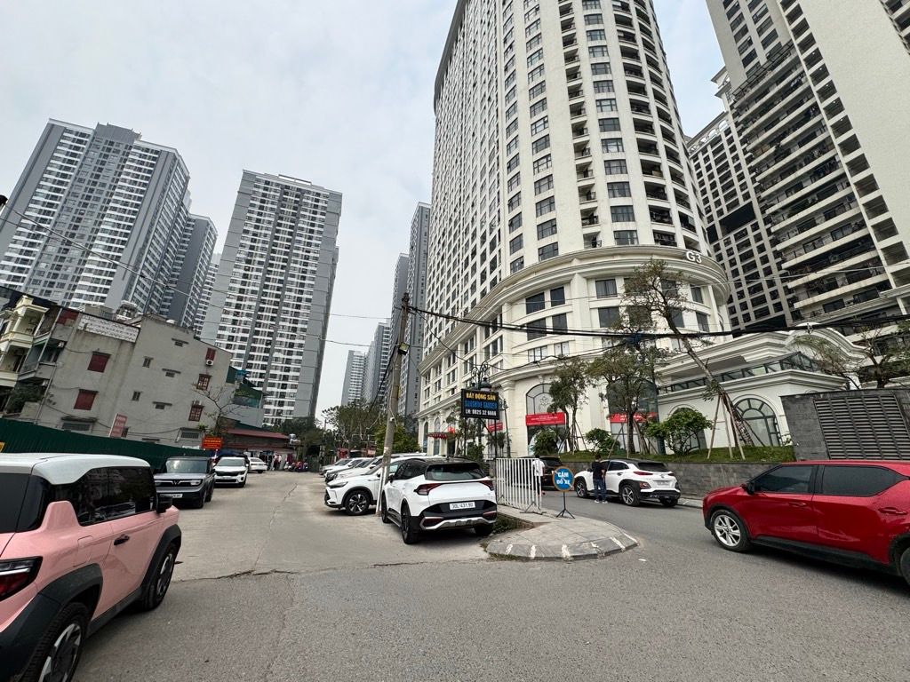 Bán nhà Lĩnh Nam - diện tích 40,5m2 5 tầng - Nhà mới căn góc - giá 10,9 tỷ