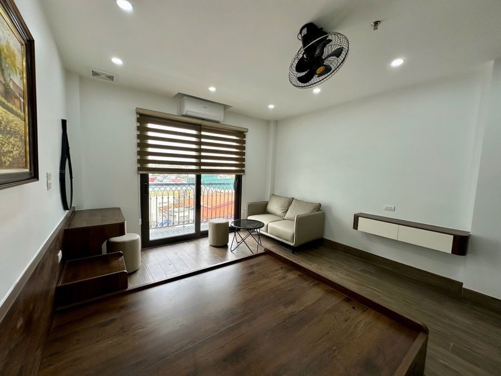 Bán nhà Ngõ chợ khâm Thiên - diện tích 46m2 7 tầng - Ô tô kinh doanh - giá 23,8 tỷ