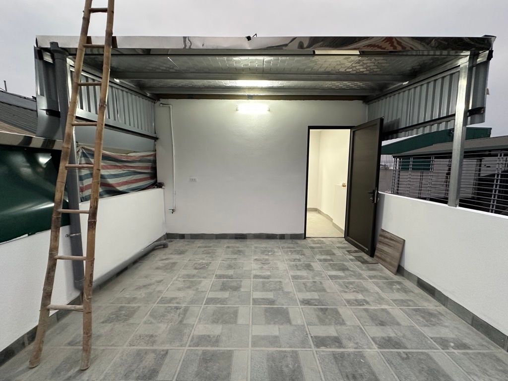 Bán nhà Nguyễn Khoái - diện tích 38m2 4 tầng - ô tô vào nhà - giá 8,3 tỷ