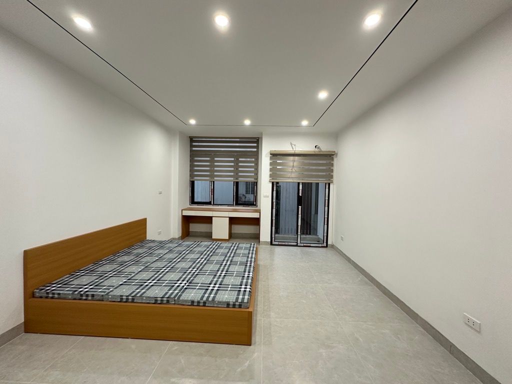 Bán nhà Nguyễn Khoái - diện tích 38m2 4 tầng - ô tô vào nhà - giá 8,3 tỷ