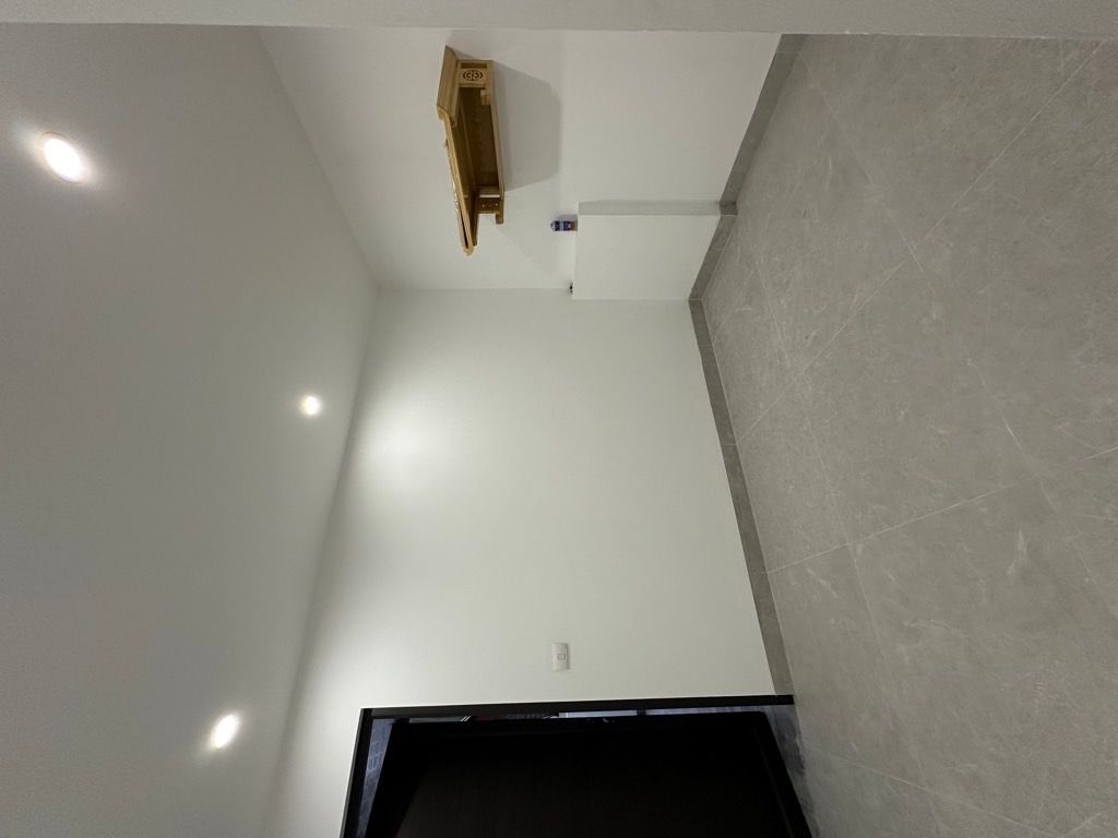 Bán nhà Nguyễn Khoái - diện tích 38m2 4 tầng - ô tô vào nhà - giá 8,3 tỷ