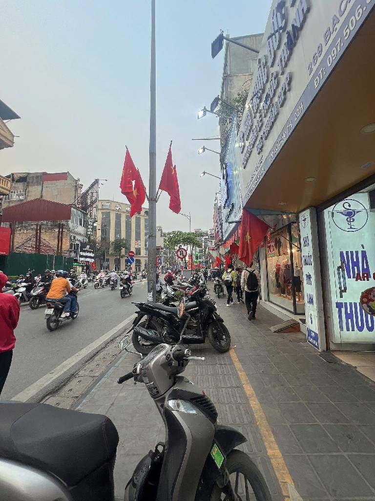 Bán nhà Bạch Mai - diện tích 45m2 4 tầng - ô tô tránh - giá 16 tỷ