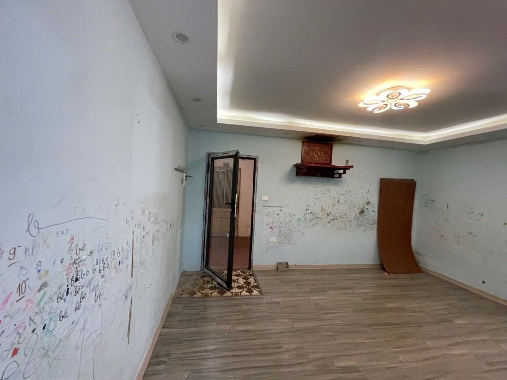 Bán nhà Nguyễn Trãi - diện tích 44.3m2 1 tầng - Ngõ thông - giá 5,8 tỷ