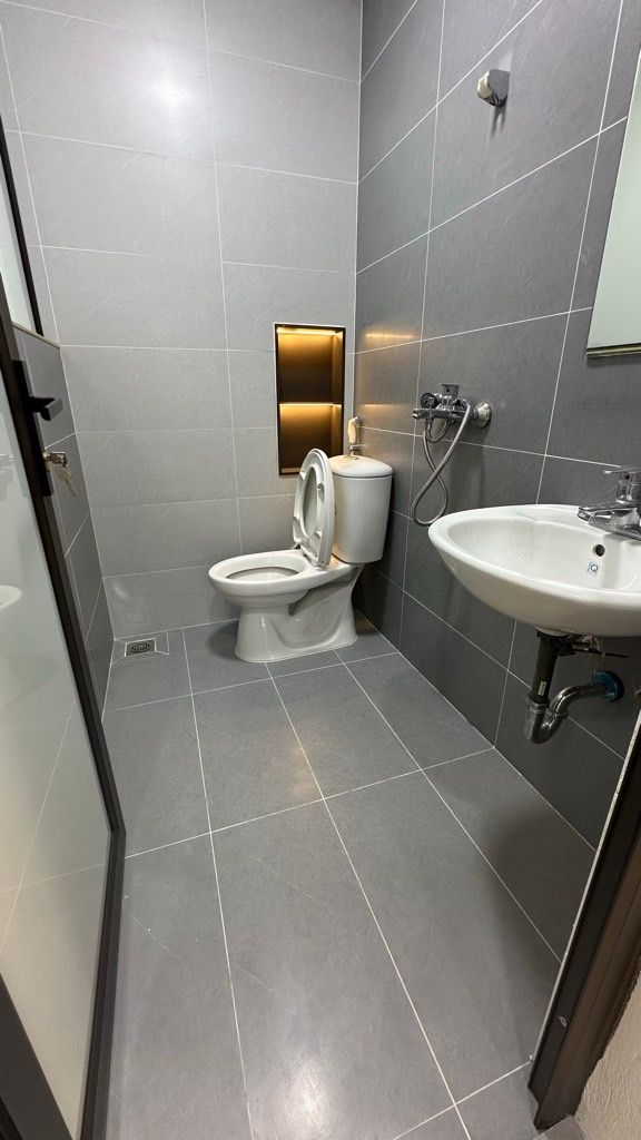 Bán nhà Khương Đình - diện tích 66m2 15 tầng - Lô góc - giá 5,7 tỷ