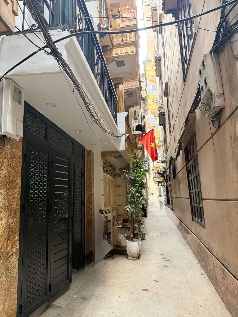 Bán nhà Ngõ Thịnh Quang - diện tích 49,7m2 5 tầng - Chung cư mini, 9 phòng - giá 14,2 tỷ