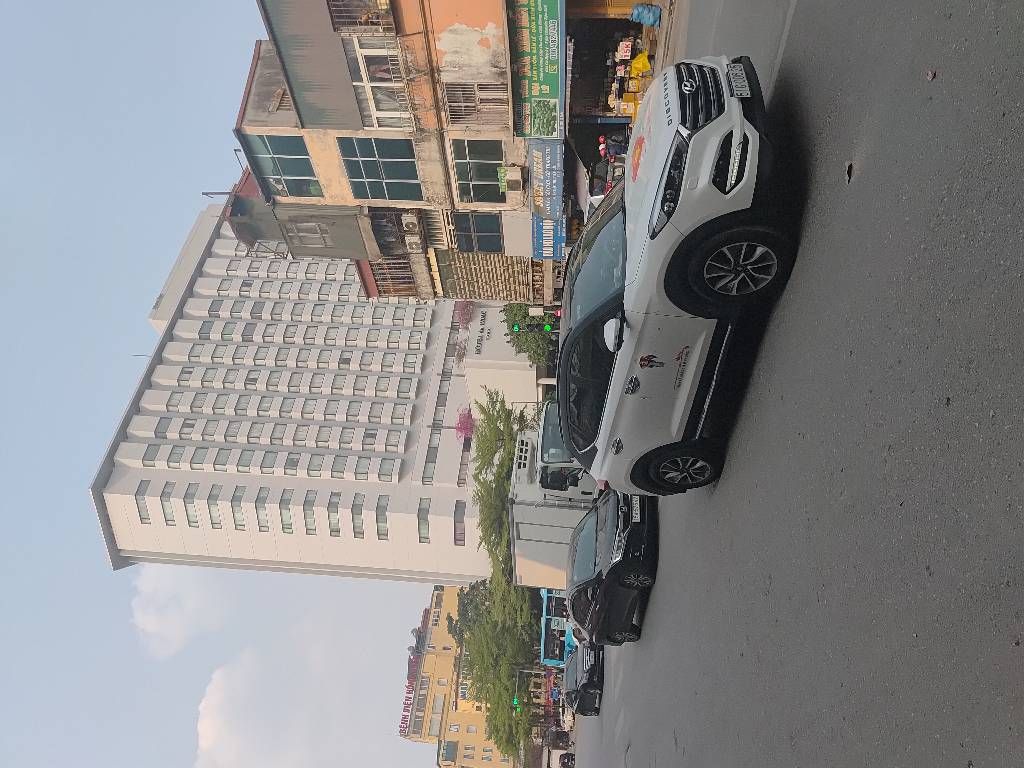 Bán nhà Lê Duẩn - diện tích 39.1m2 4 tầng - MẶT PHỐ KINH DOANH TẤP NẬP - giá 19,8 tỷ