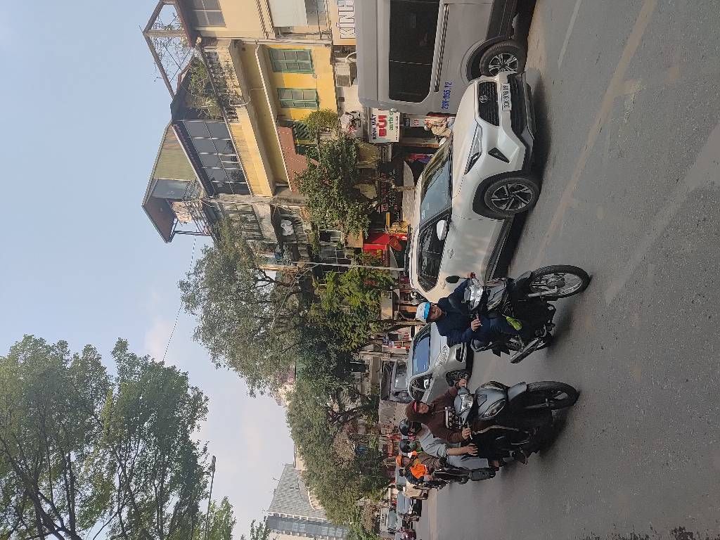 Bán nhà Lê Duẩn - diện tích 39.1m2 4 tầng - MẶT PHỐ KINH DOANH TẤP NẬP - giá 19,8 tỷ