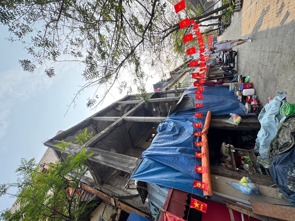 Bán nhà Minh Khai - diện tích 13,4m2 3 tầng - Mặt phố lô góc - giá 10 tỷ