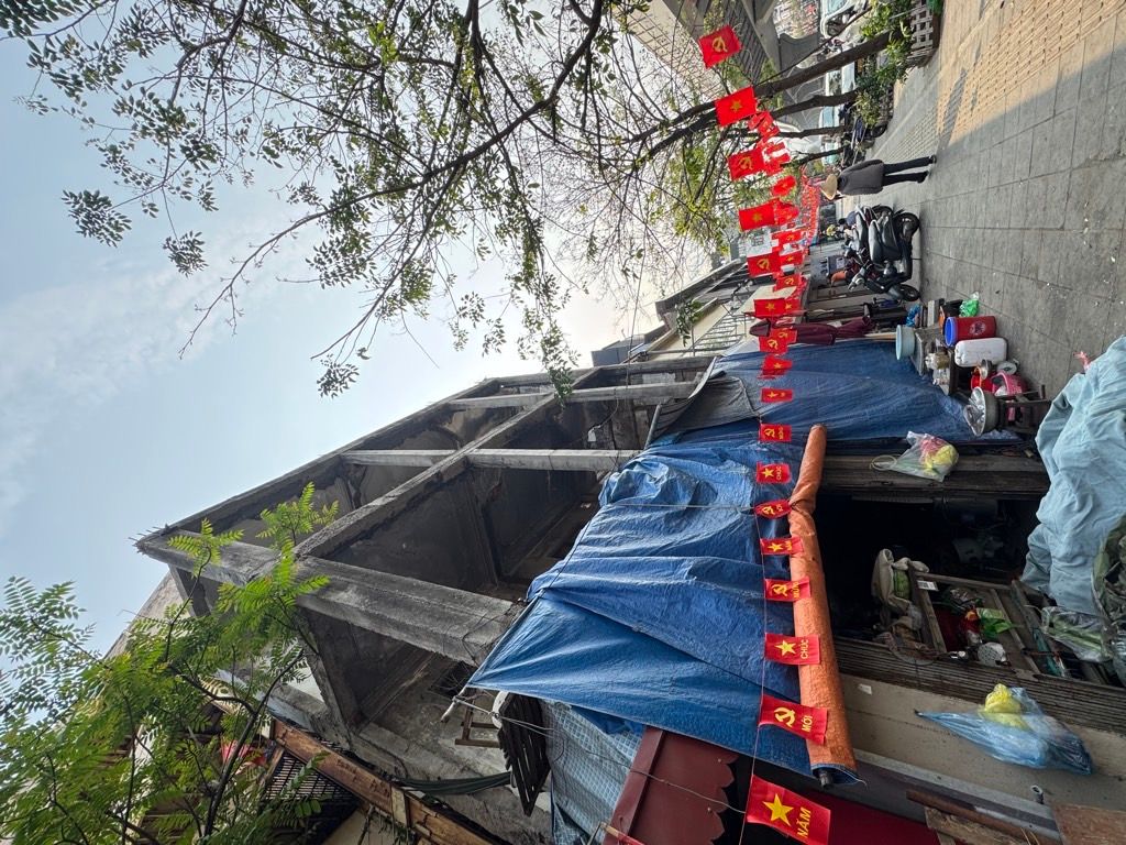 Bán nhà Minh Khai - diện tích 13,4m2 3 tầng - Mặt phố lô góc - giá 10 tỷ