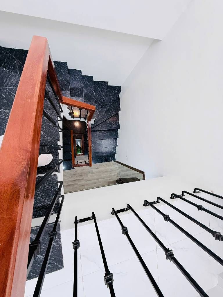 Bán nhà Hồng Mai - diện tích 40m2 4 tầng - Lô góc - giá 9,5 tỷ