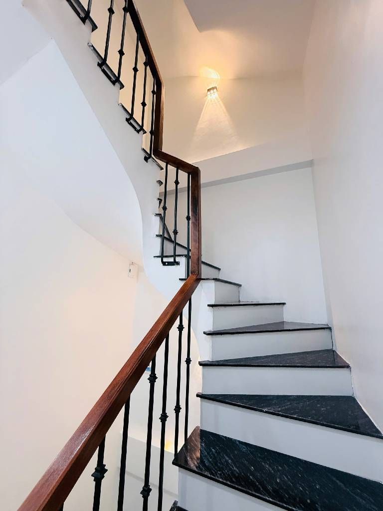 Bán nhà Hồng Mai - diện tích 40m2 4 tầng - Lô góc - giá 9,5 tỷ