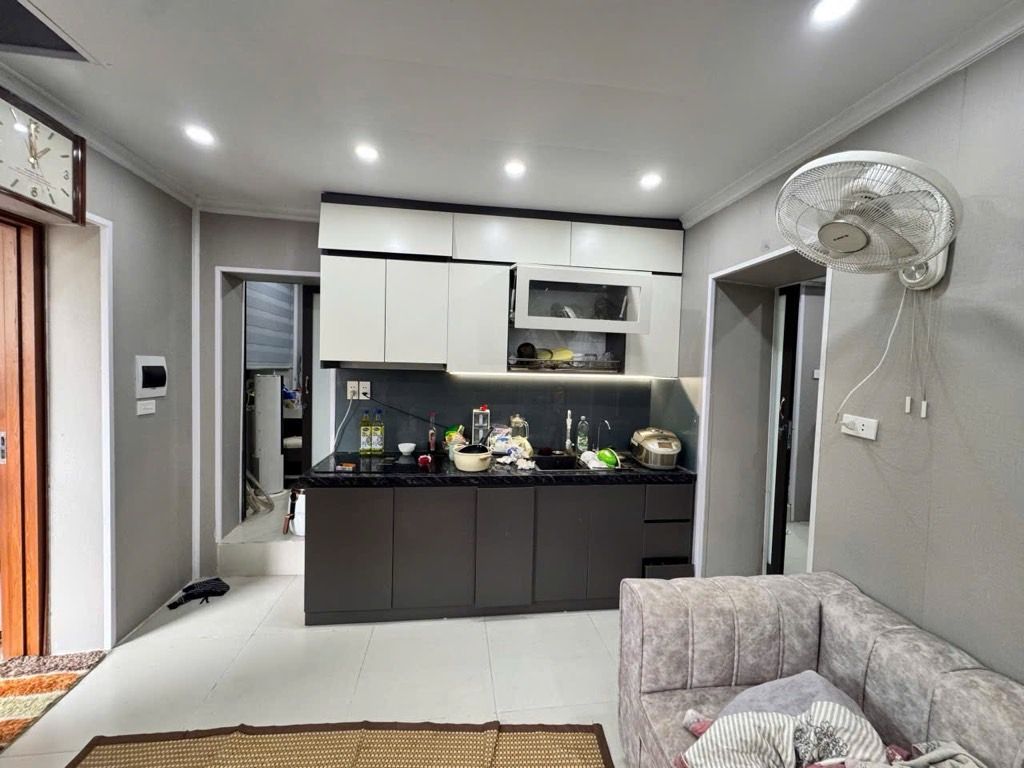 Bán nhà Văn Chương - diện tích 45m2 4 tầng - Ô tô đỗ dưới tòa - giá 3,3 tỷ