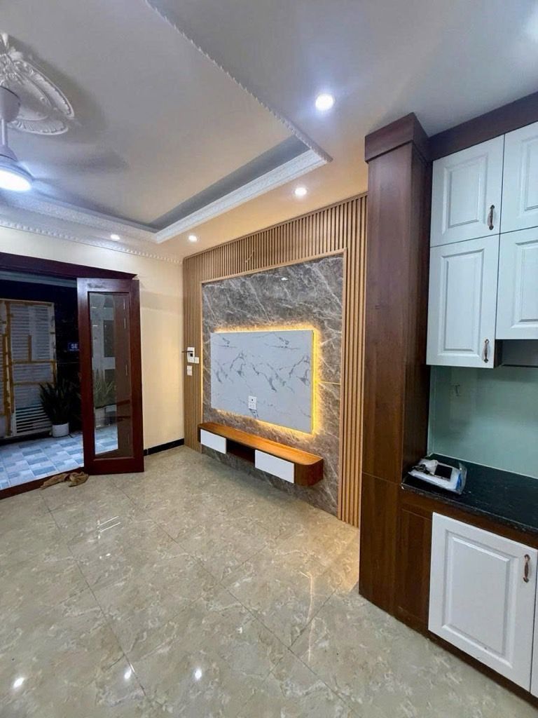 Bán nhà Vĩnh Hưng - diện tích 30m2 5 tầng - Nhà đẹp hiếm có - giá 7,7 tỷ