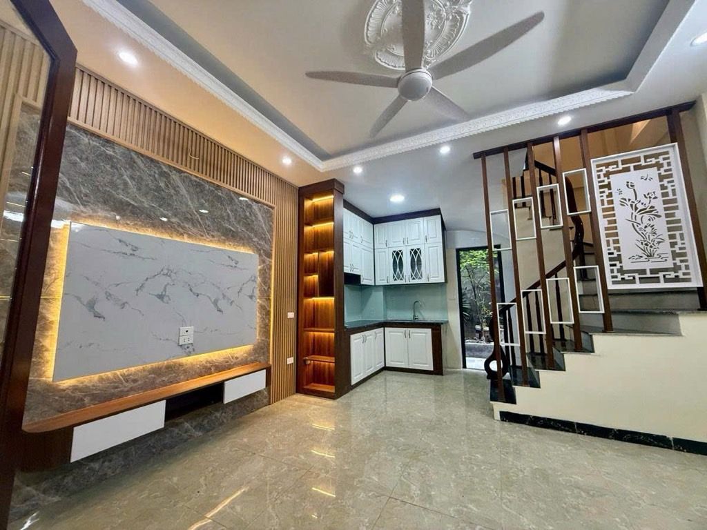 Bán nhà Vĩnh Hưng - diện tích 30m2 5 tầng - Nhà đẹp hiếm có - giá 7,7 tỷ