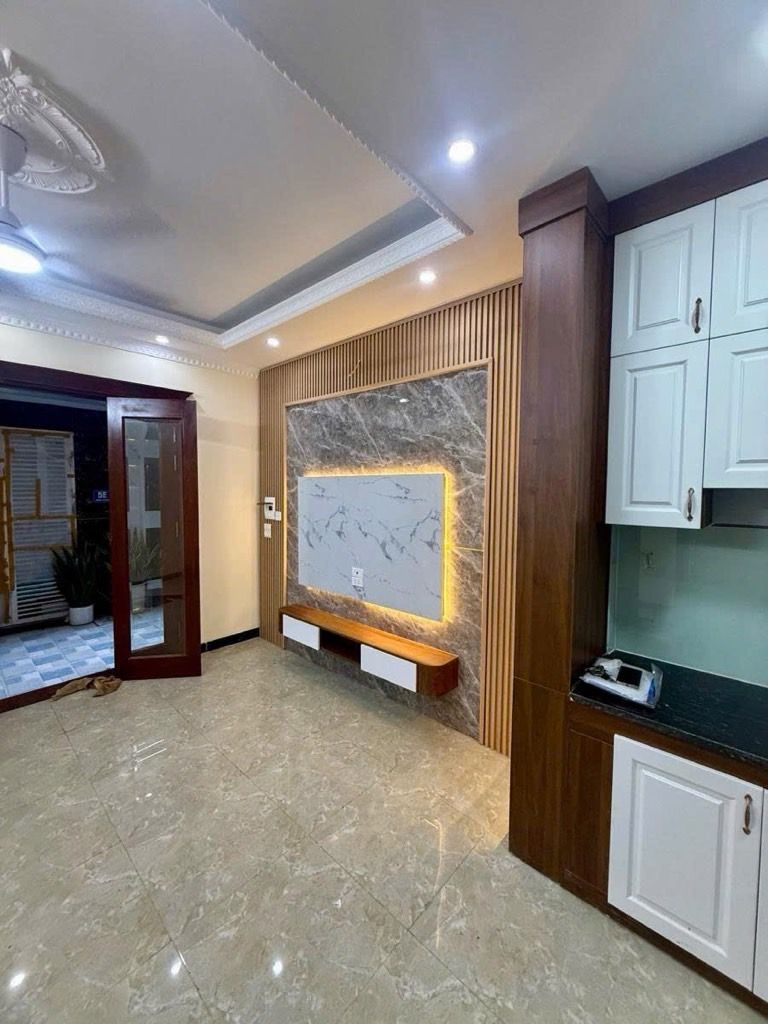 Bán nhà Vĩnh Hưng - diện tích 30m2 5 tầng - Nhà đẹp hiếm có - giá 7,7 tỷ