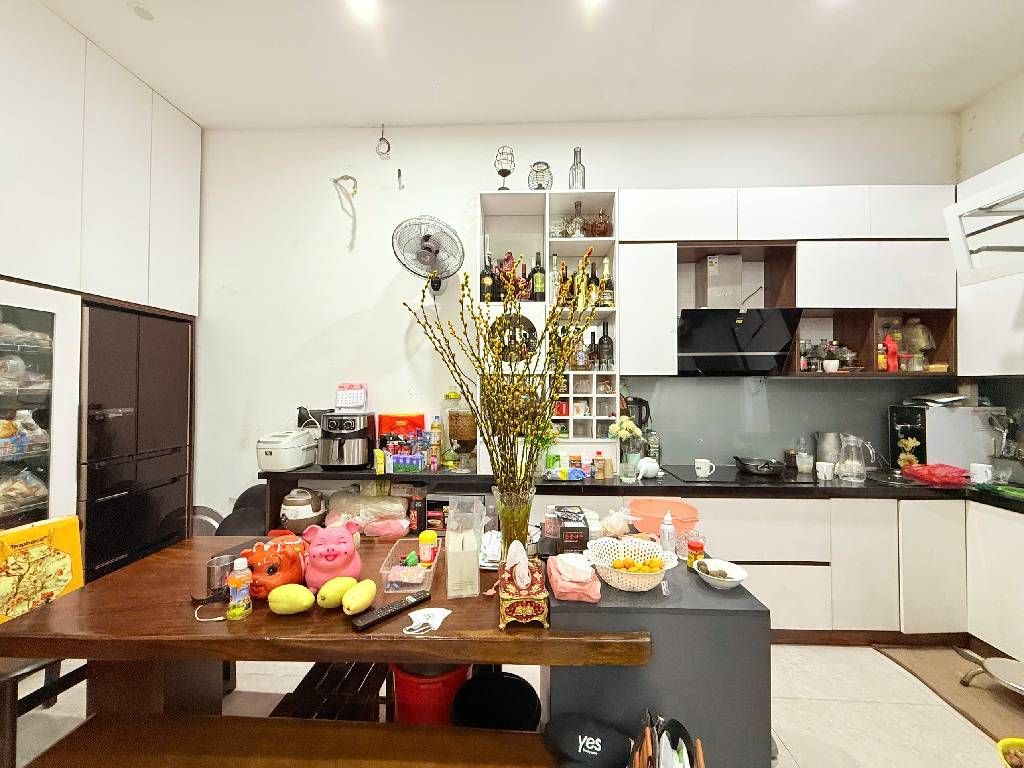 Bán nhà Hoàng Văn Thái - diện tích 64m2 4 tầng - ô tô 20m - giá 13,5 tỷ