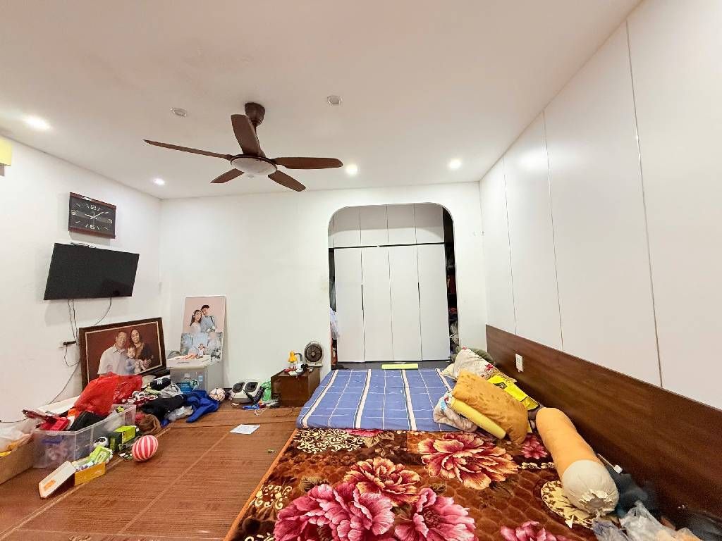 Bán nhà Hoàng Văn Thái - diện tích 64m2 4 tầng - ô tô 20m - giá 13,5 tỷ