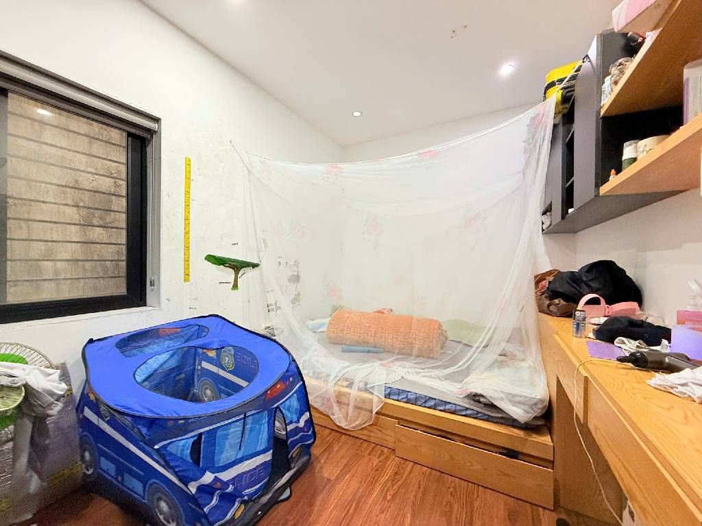 Bán nhà Hoàng Văn Thái - diện tích 64m2 4 tầng - ô tô 20m - giá 13,5 tỷ