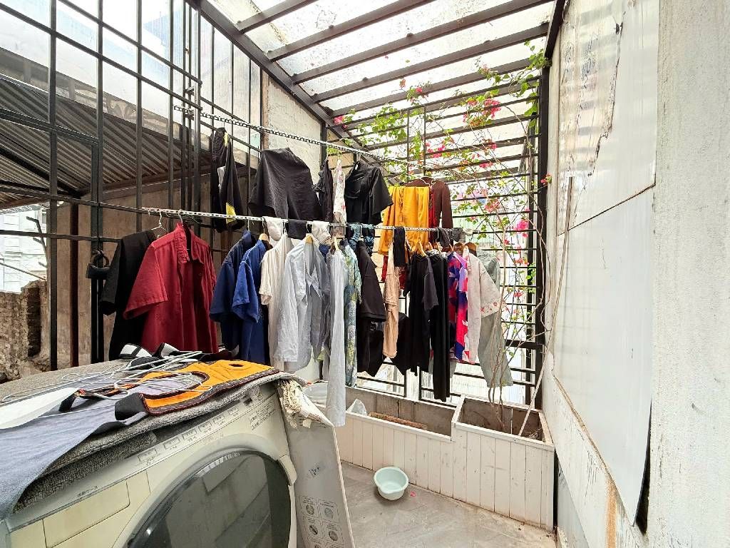 Bán nhà Hoàng Văn Thái - diện tích 64m2 4 tầng - ô tô 20m - giá 13,5 tỷ