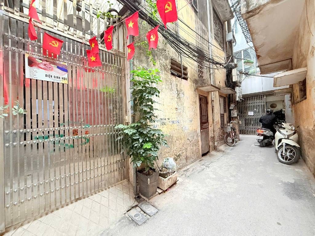 Bán nhà Hoàng Văn Thái - diện tích 64m2 4 tầng - ô tô 20m - giá 13,5 tỷ